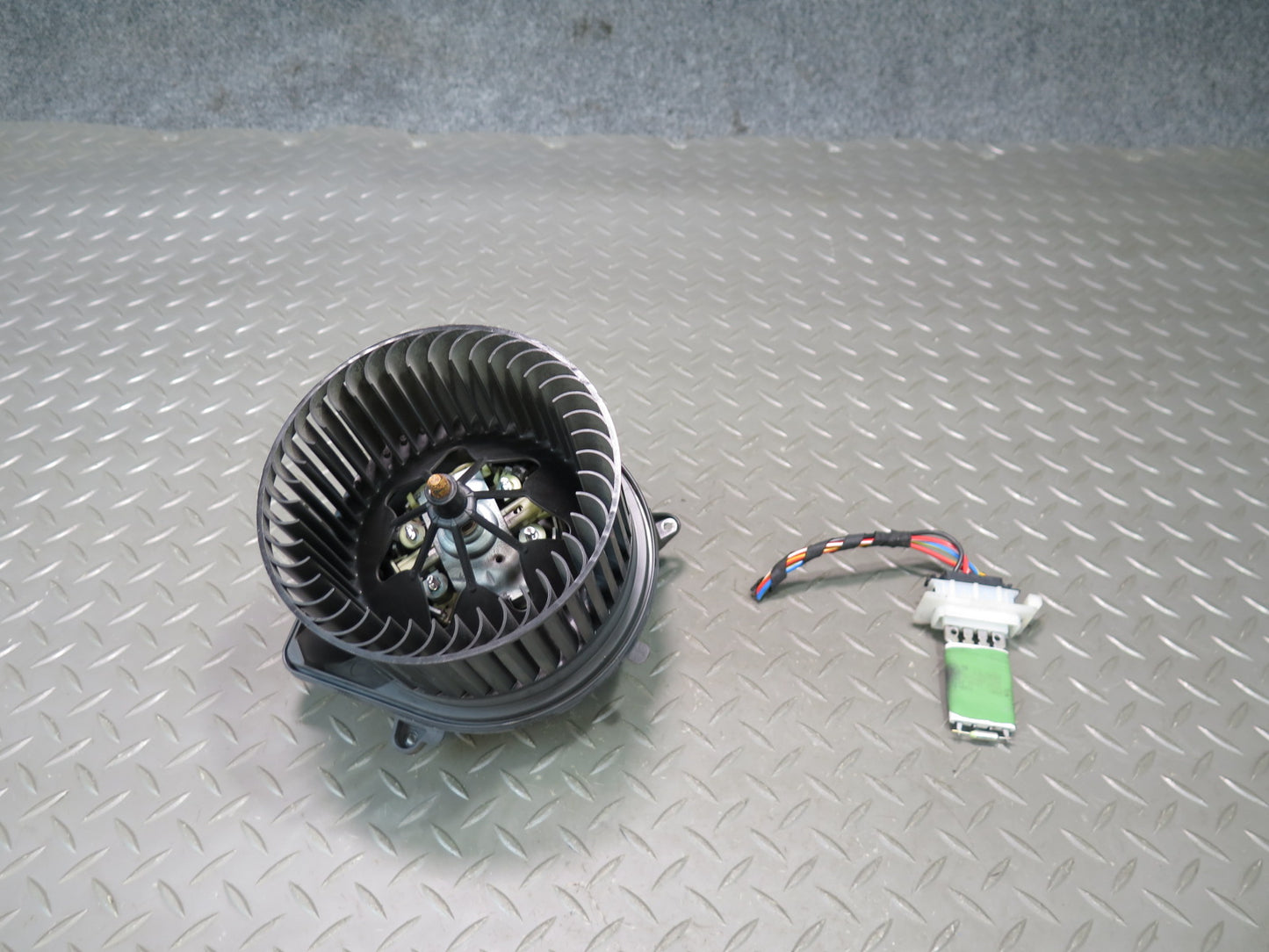 11-15 Mini Cooper R55 R56 R60 R61 A/C Heater Blower Motor Fan w Resistor OEM