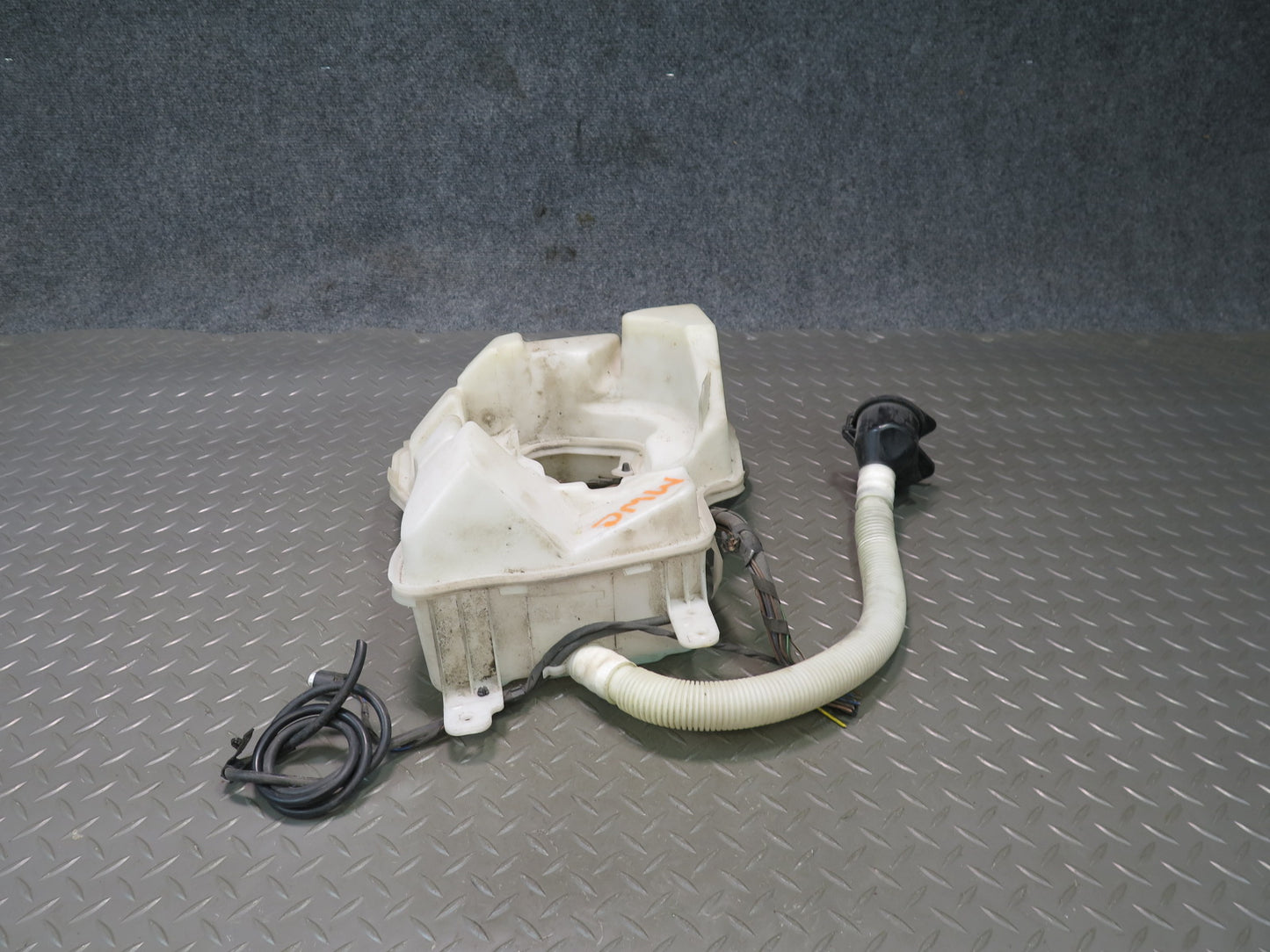 11-15 Mini Cooper R60 R61 Windshield Washer Fluid Reservoir Tank w Pump OEM