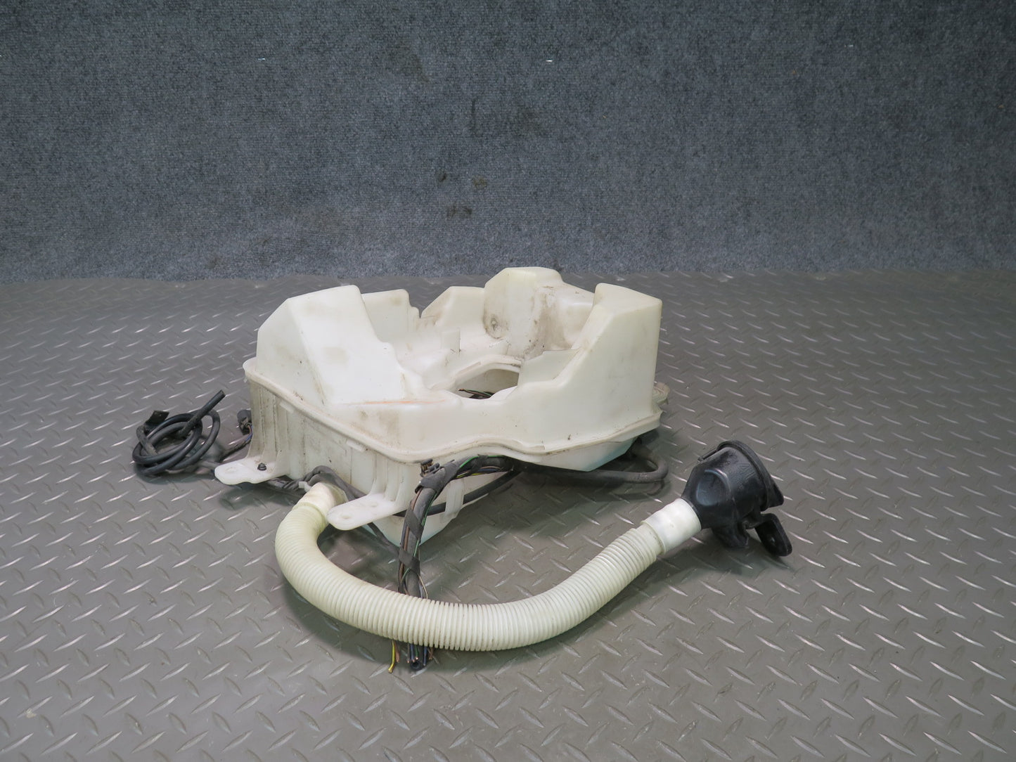 11-15 Mini Cooper R60 R61 Windshield Washer Fluid Reservoir Tank w Pump OEM