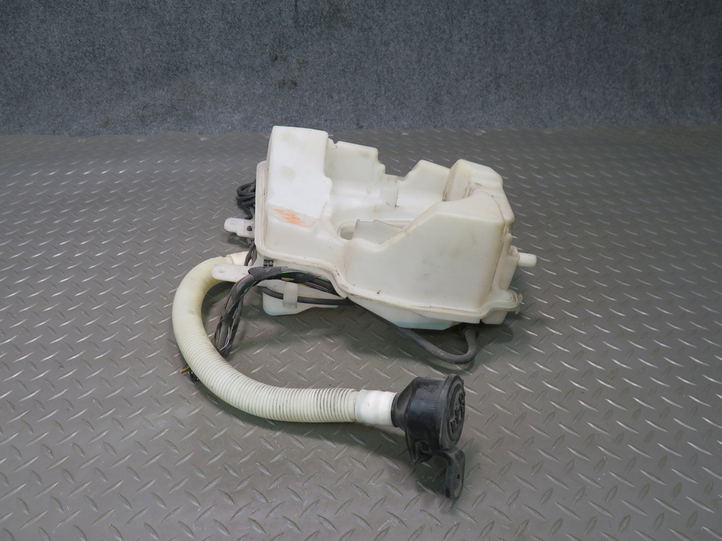 11-15 Mini Cooper R60 R61 Windshield Washer Fluid Reservoir Tank w Pump OEM