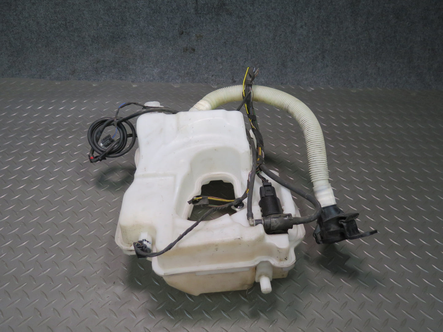 11-15 Mini Cooper R60 R61 Windshield Washer Fluid Reservoir Tank w Pump OEM