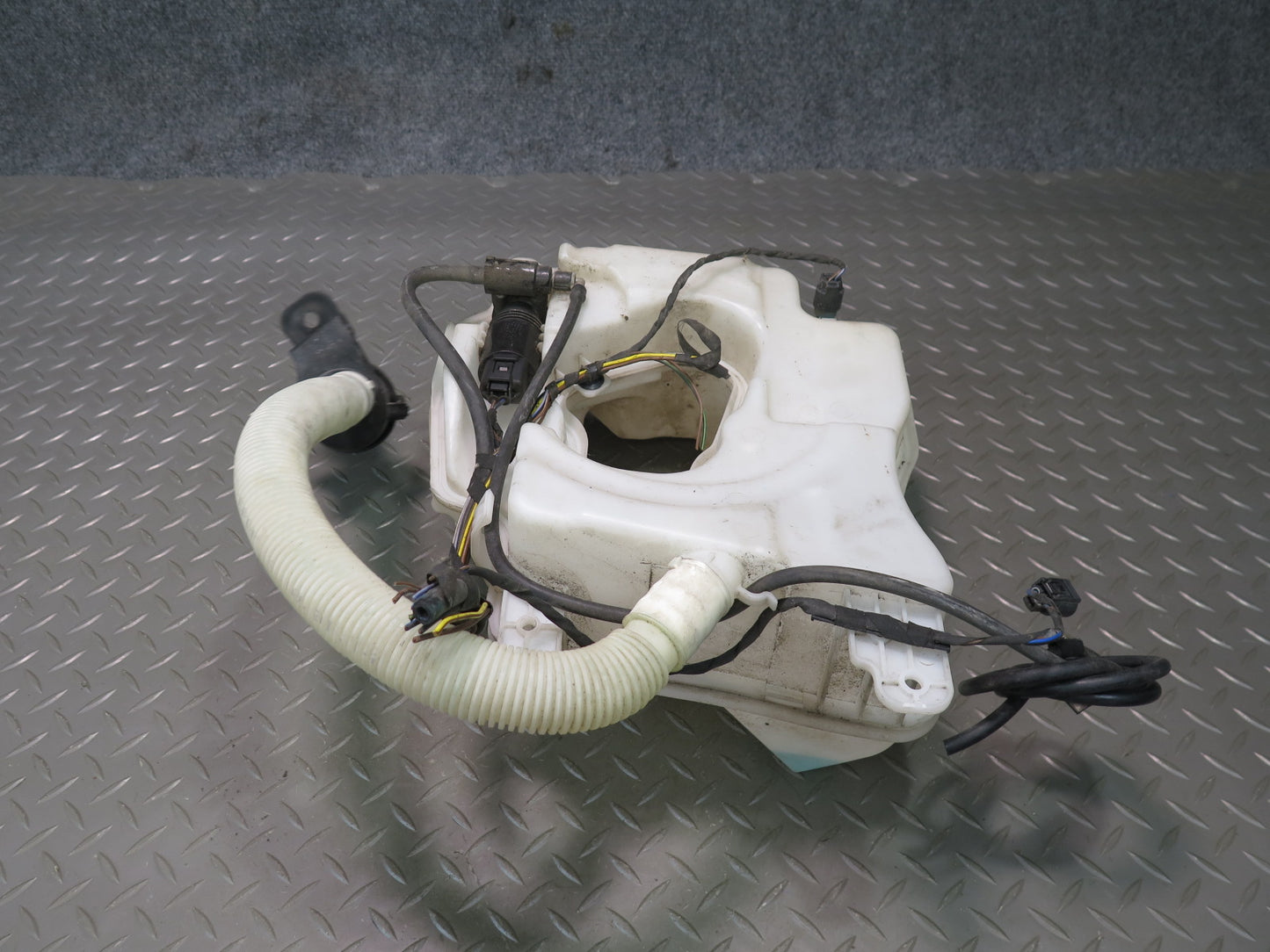 11-15 Mini Cooper R60 R61 Windshield Washer Fluid Reservoir Tank w Pump OEM