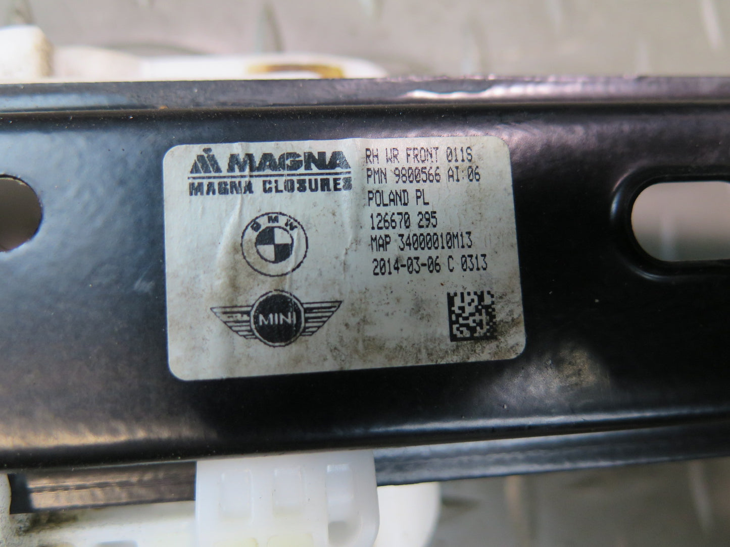 11-15 Mini Cooper R60 Countryman Front Right Door Window Regulator w Motor OEM