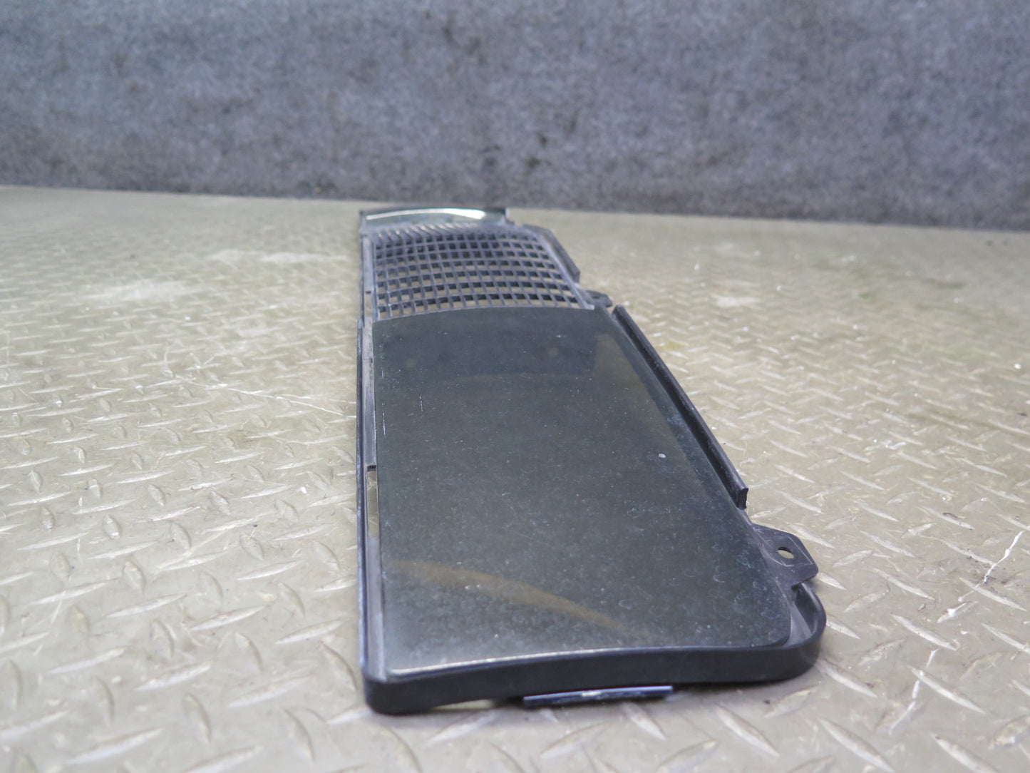 2004-2008 Cadillac XLR Front Bumper Center Lower Grille Trim Panel Assembly