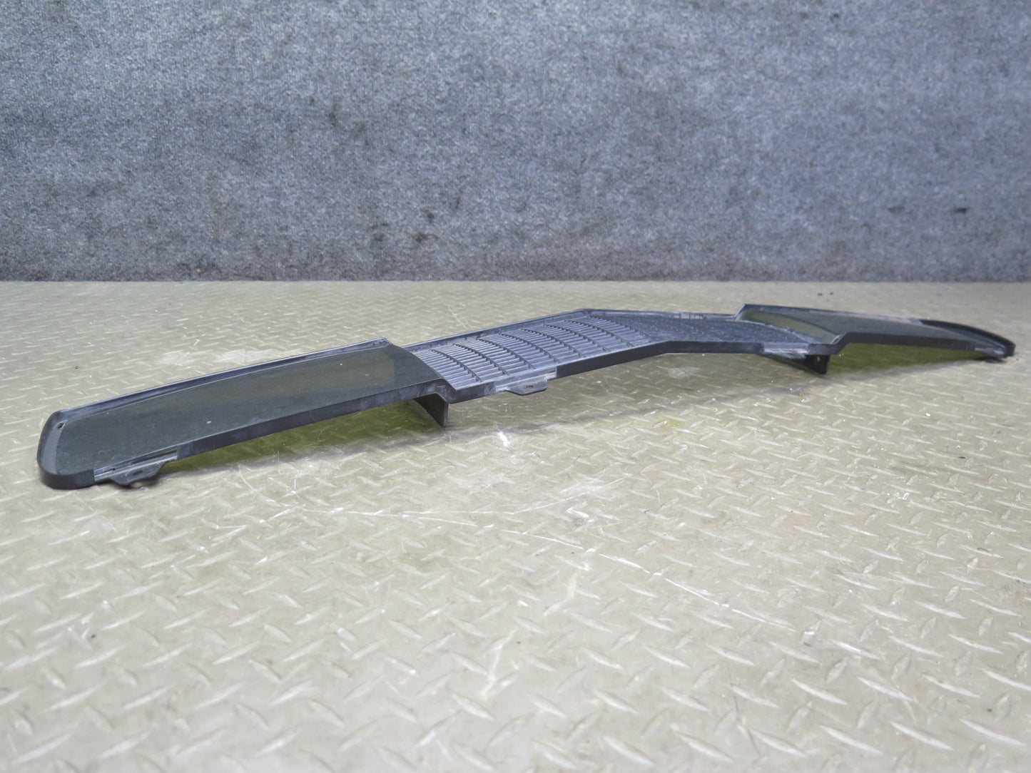 2004-2008 Cadillac XLR Front Bumper Center Lower Grille Trim Panel Assembly