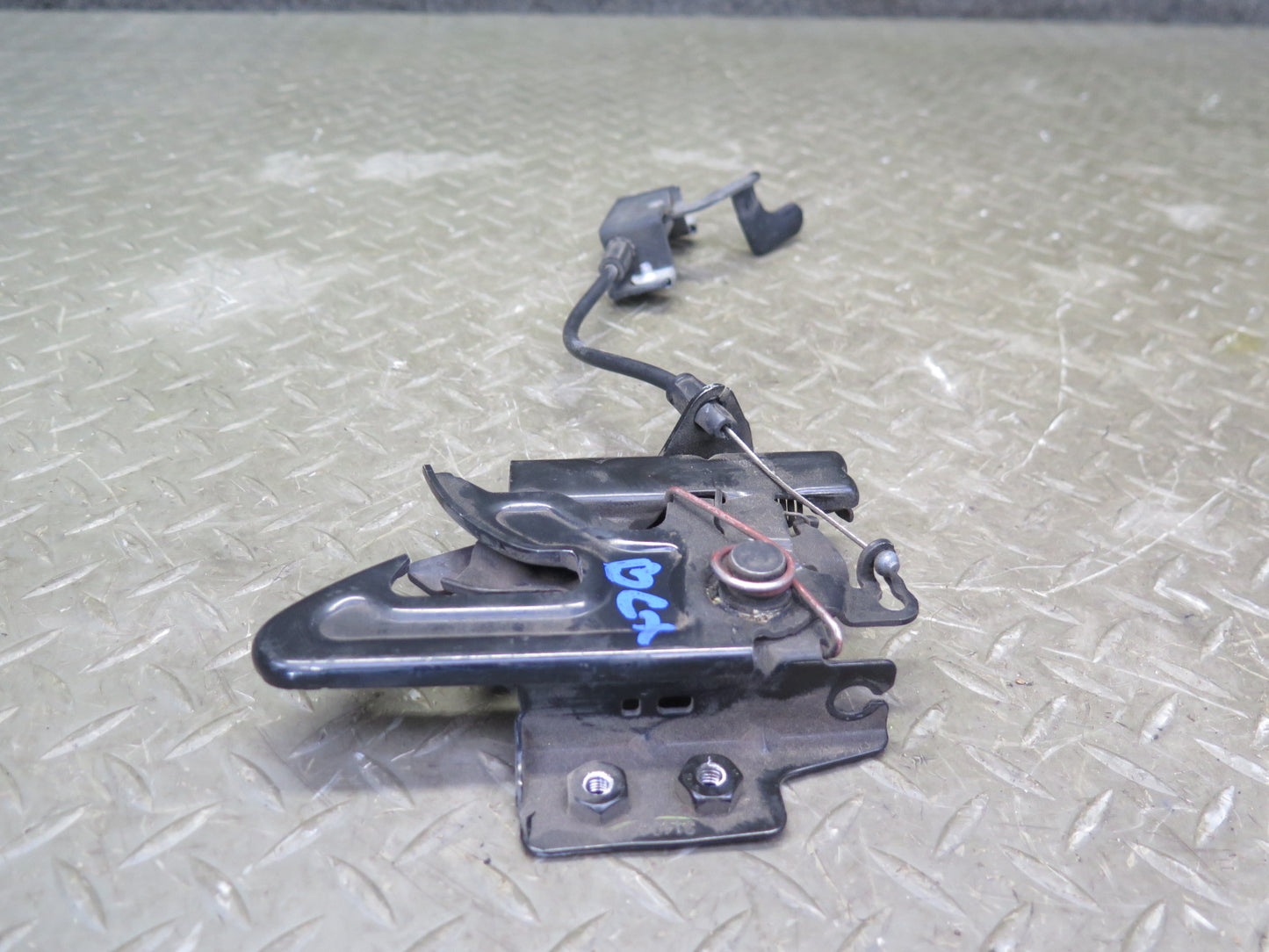2004-2009 Cadillac XLR Hood Bonnet Lock Latch Release W/ Cable & Handle