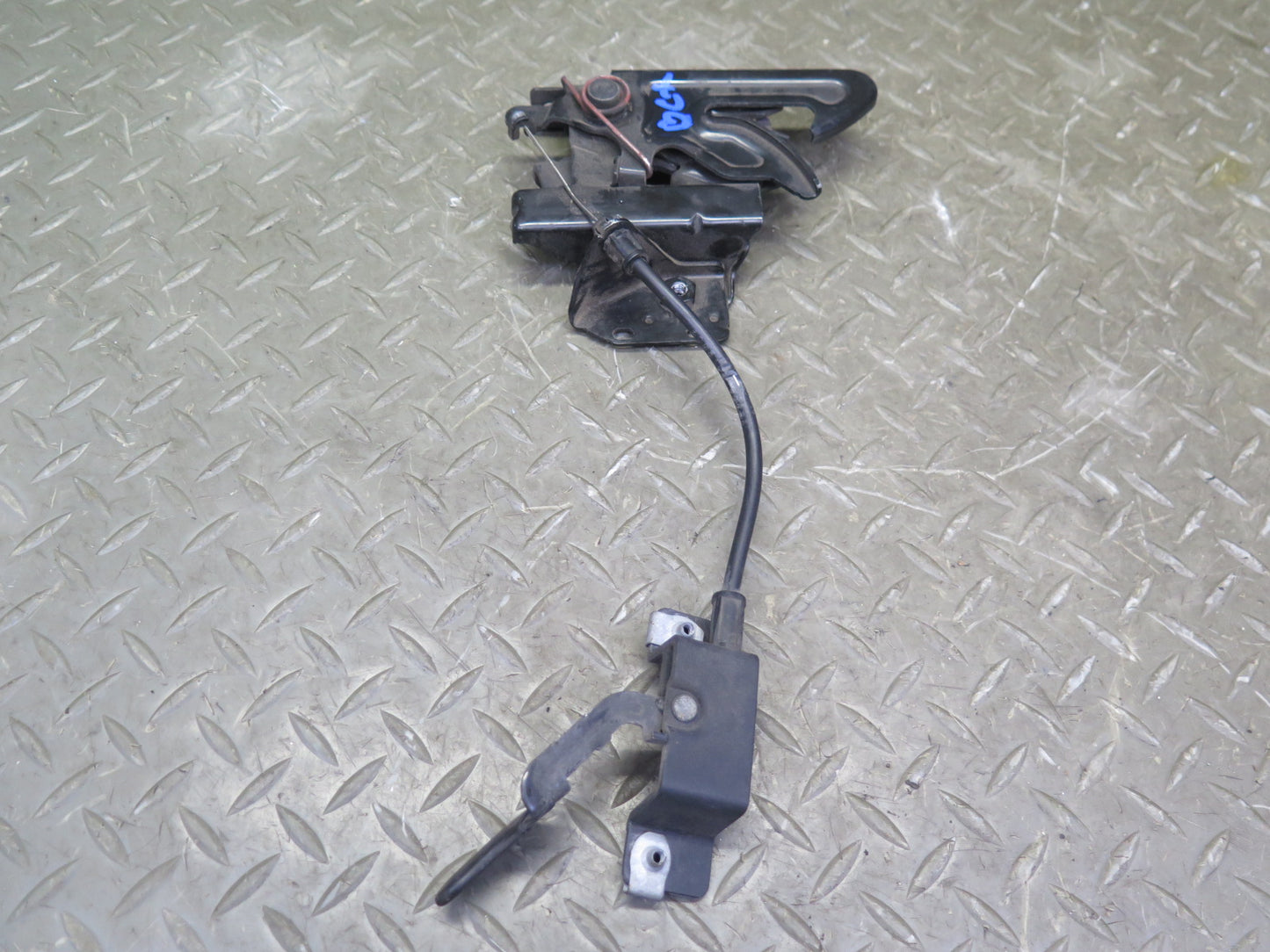 2004-2009 Cadillac XLR Hood Bonnet Lock Latch Release W/ Cable & Handle