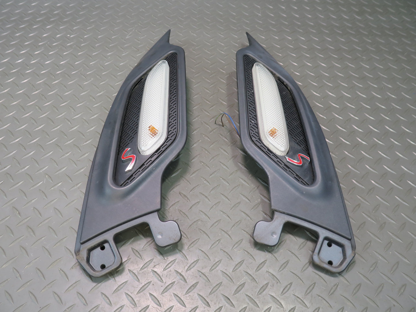 11-15 Mini Cooper S R60 Set of 2 Front Left & Right Turn Signal Light OEM