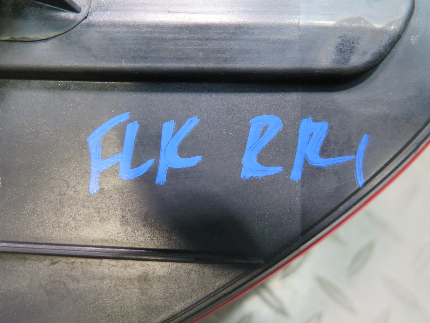 05-11 Mercedes R171 Slk-class Set of 2 Rear Left & Right Tail Light Lamp OEM