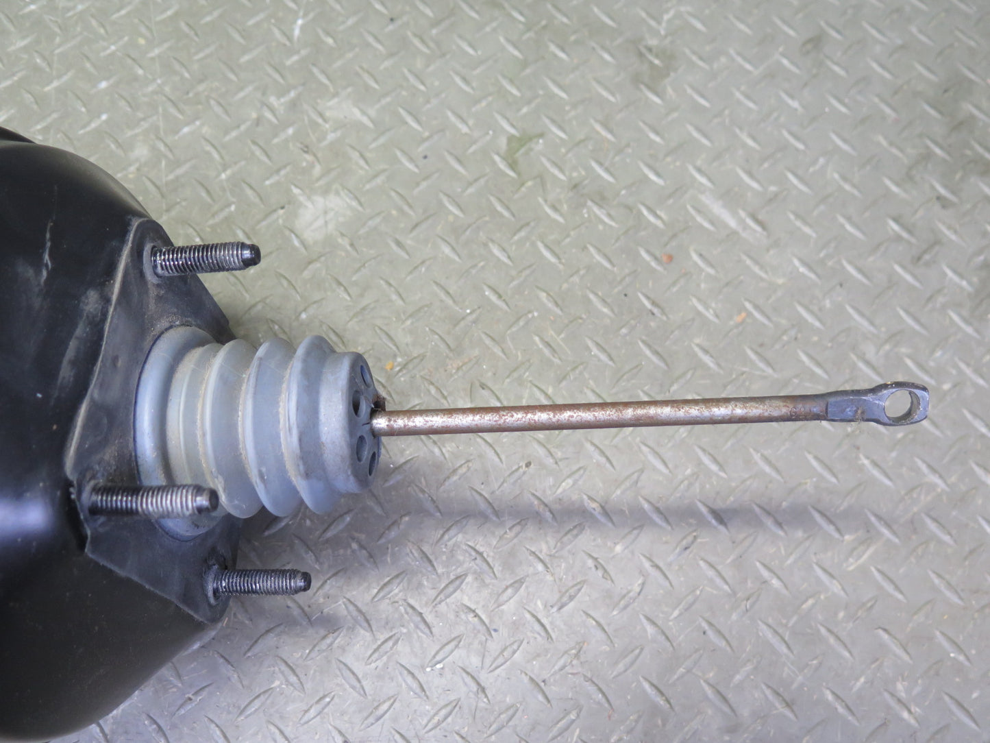 2004-2008 Cadillac XLR Power Brake Booster Master Cylinder Fluid Reservoir