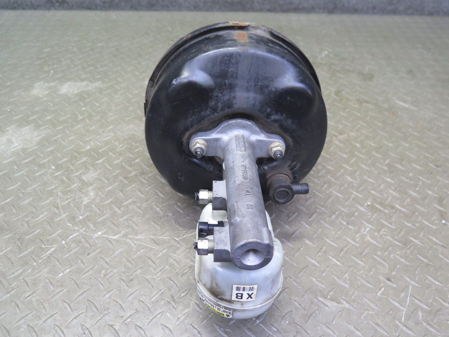 2004-2008 Cadillac XLR Power Brake Booster Master Cylinder Fluid Reservoir