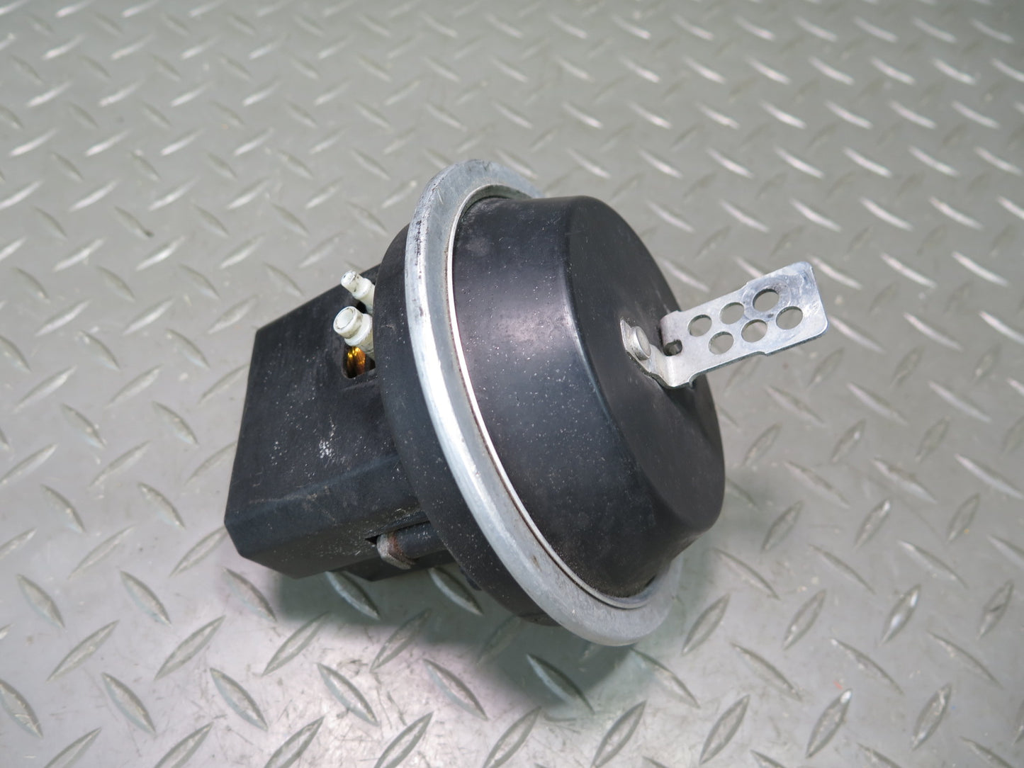 90-96 Chevrolet Corvette C4 Cruise Control Vacuum Actuator 25110835 OEM