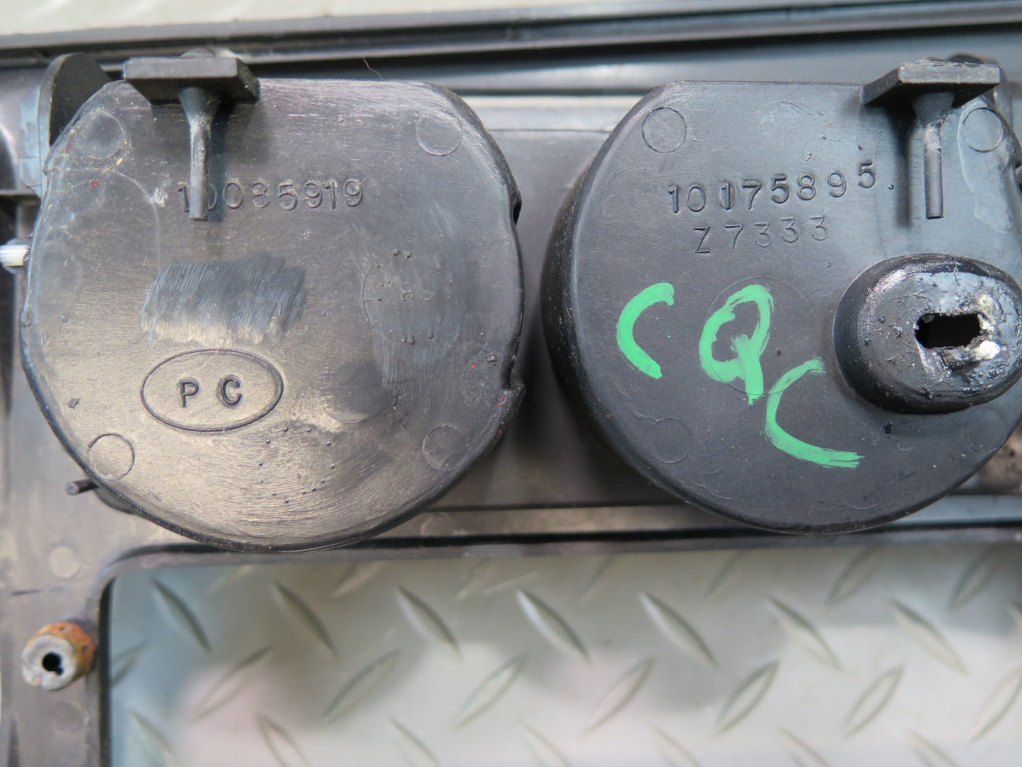 92-93 Chevrolet Corvette C4 Center Console Trim Cover Panel 10086104 OEM