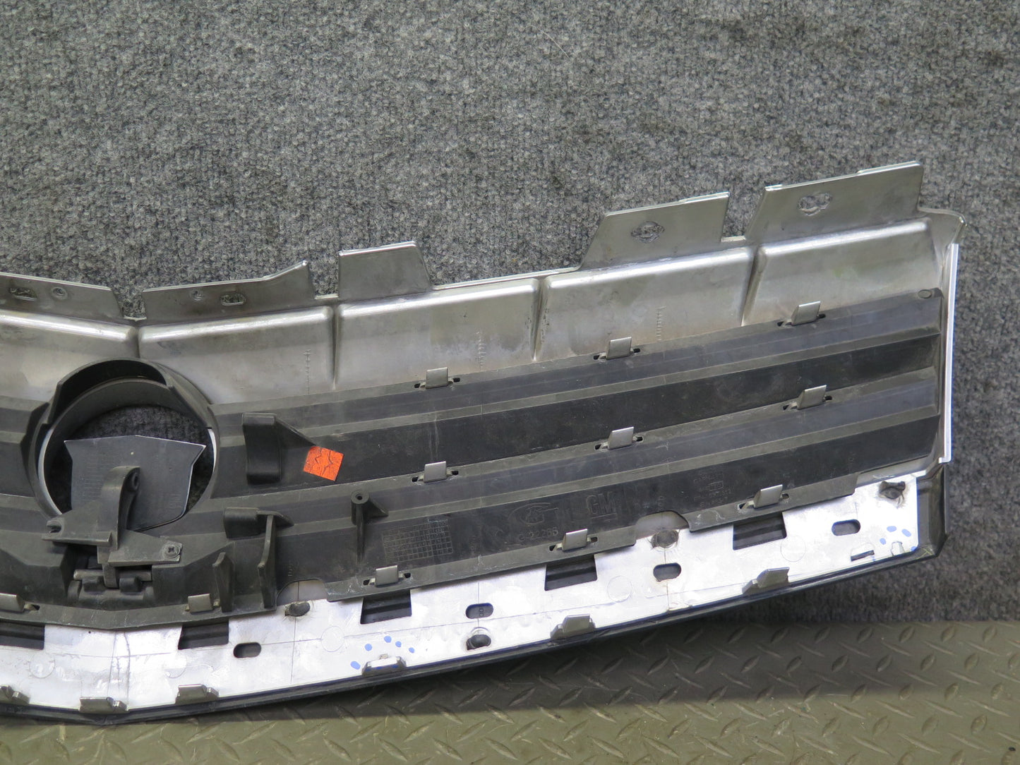 2004-2008 Cadillac XLR Front Bumper Hood Radiator Grille 10348679