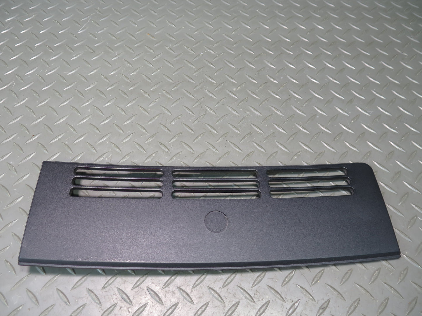90-93 Chevrolet Corvette C4 Dash Upper Defrost Vent Trim Panel 10172457 OEM