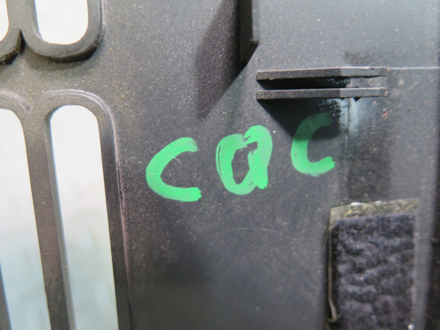 90-93 Chevrolet Corvette C4 Dash Upper Defrost Vent Trim Panel 10172457 OEM