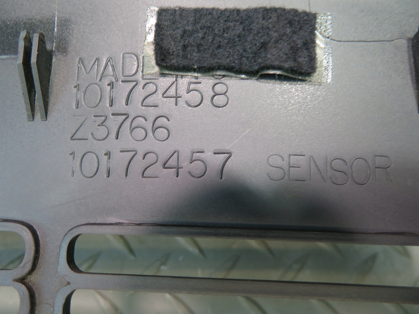 90-93 Chevrolet Corvette C4 Dash Upper Defrost Vent Trim Panel 10172457 OEM