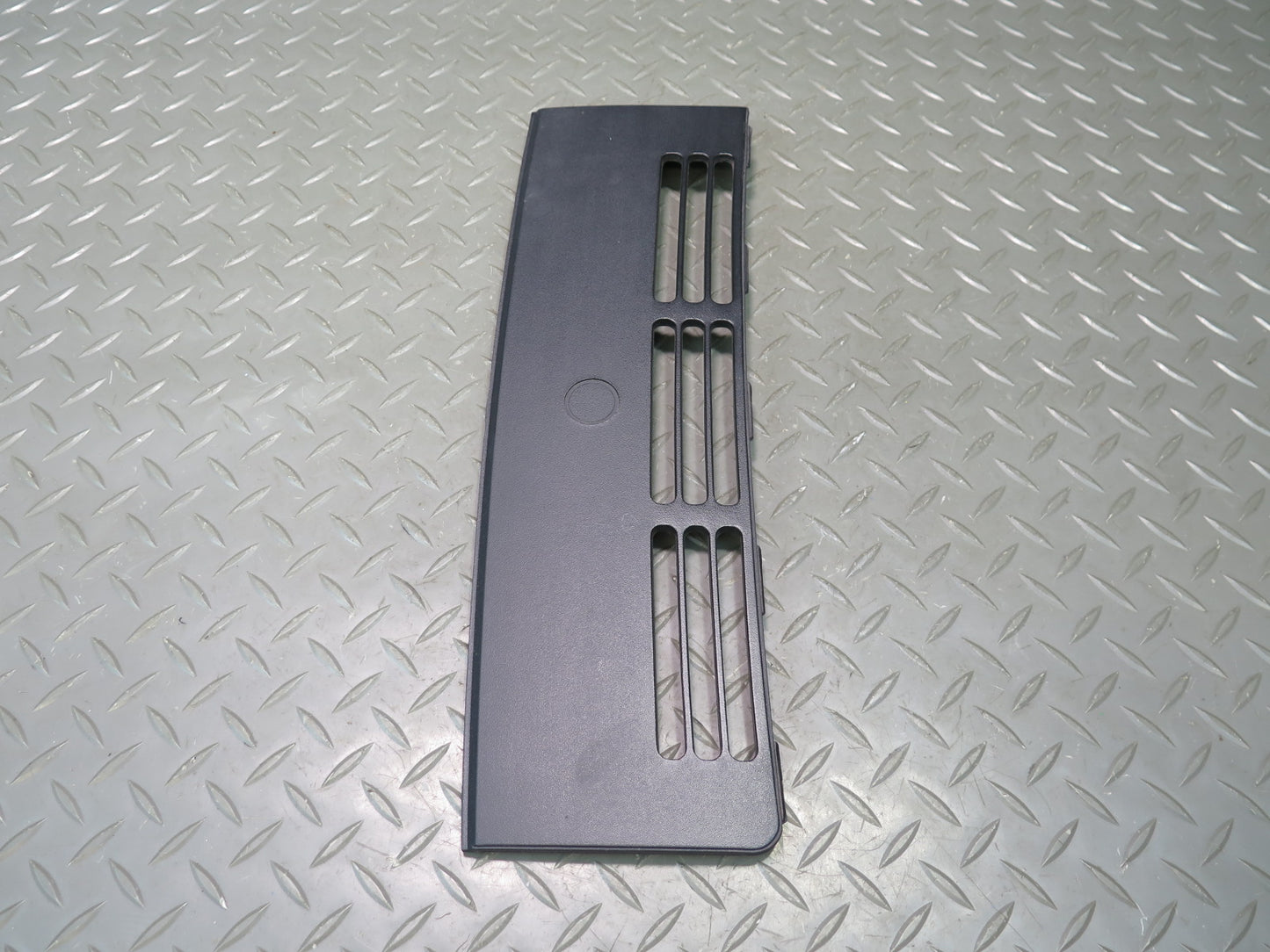 90-93 Chevrolet Corvette C4 Dash Upper Defrost Vent Trim Panel 10172457 OEM