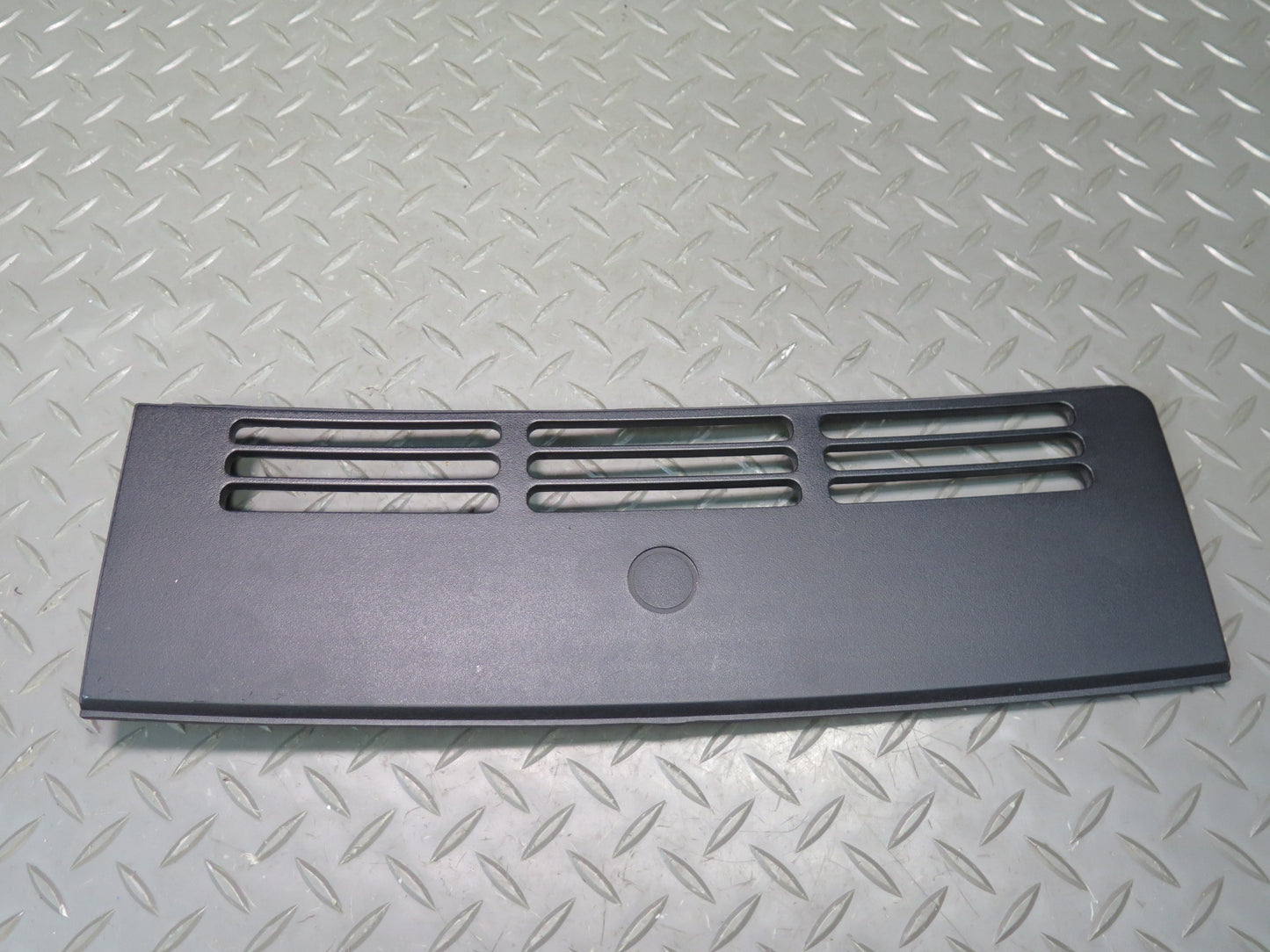 90-93 Chevrolet Corvette C4 Dash Upper Defrost Vent Trim Panel 10172457 OEM