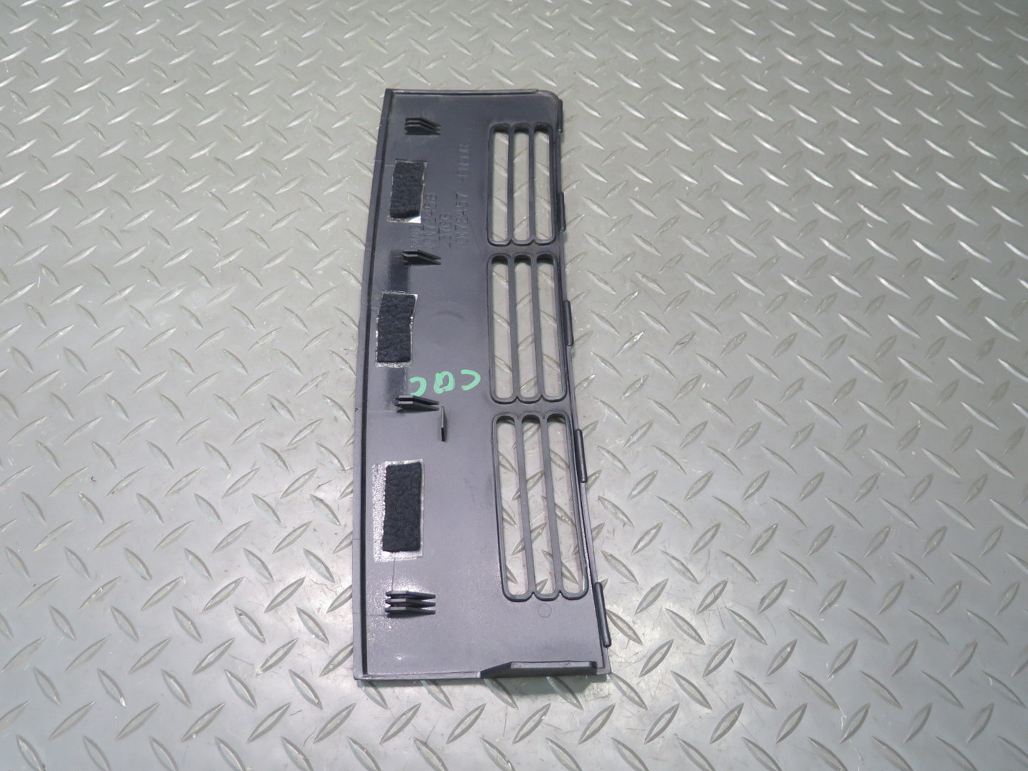 90-93 Chevrolet Corvette C4 Dash Upper Defrost Vent Trim Panel 10172457 OEM