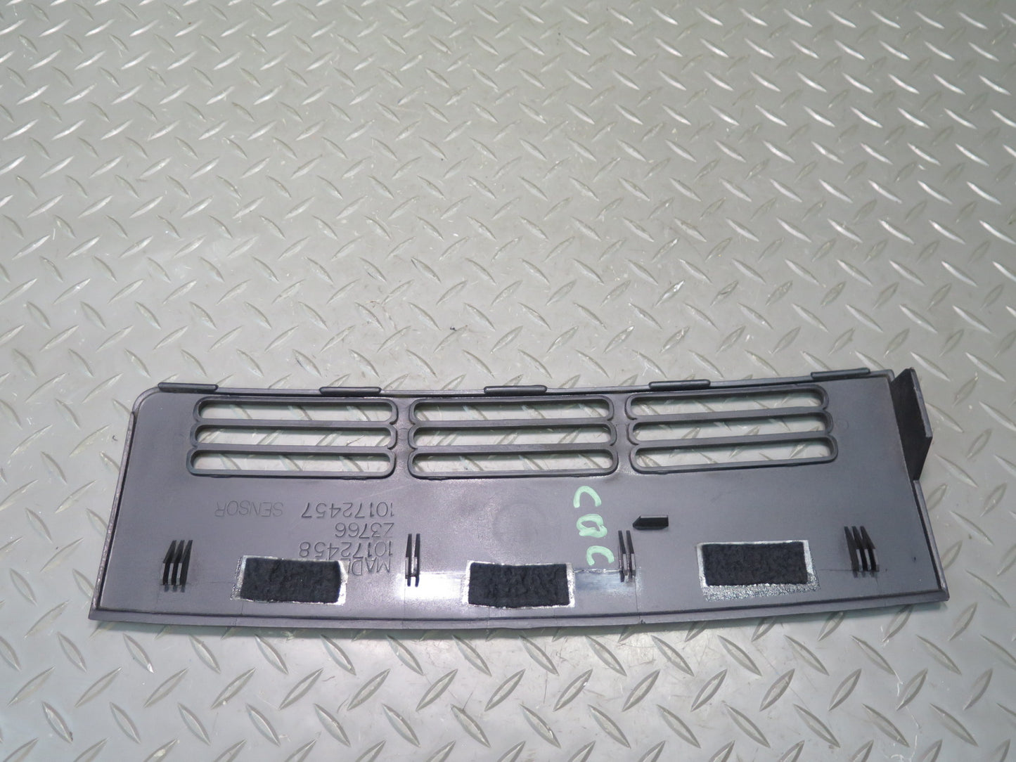 90-93 Chevrolet Corvette C4 Dash Upper Defrost Vent Trim Panel 10172457 OEM