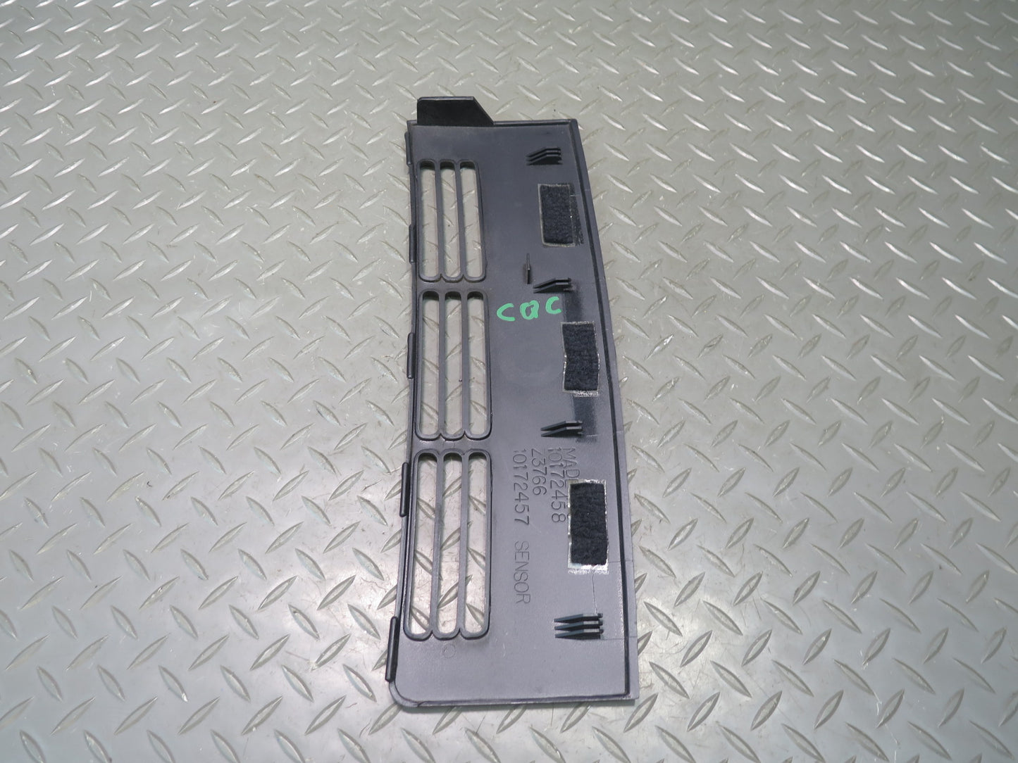 90-93 Chevrolet Corvette C4 Dash Upper Defrost Vent Trim Panel 10172457 OEM