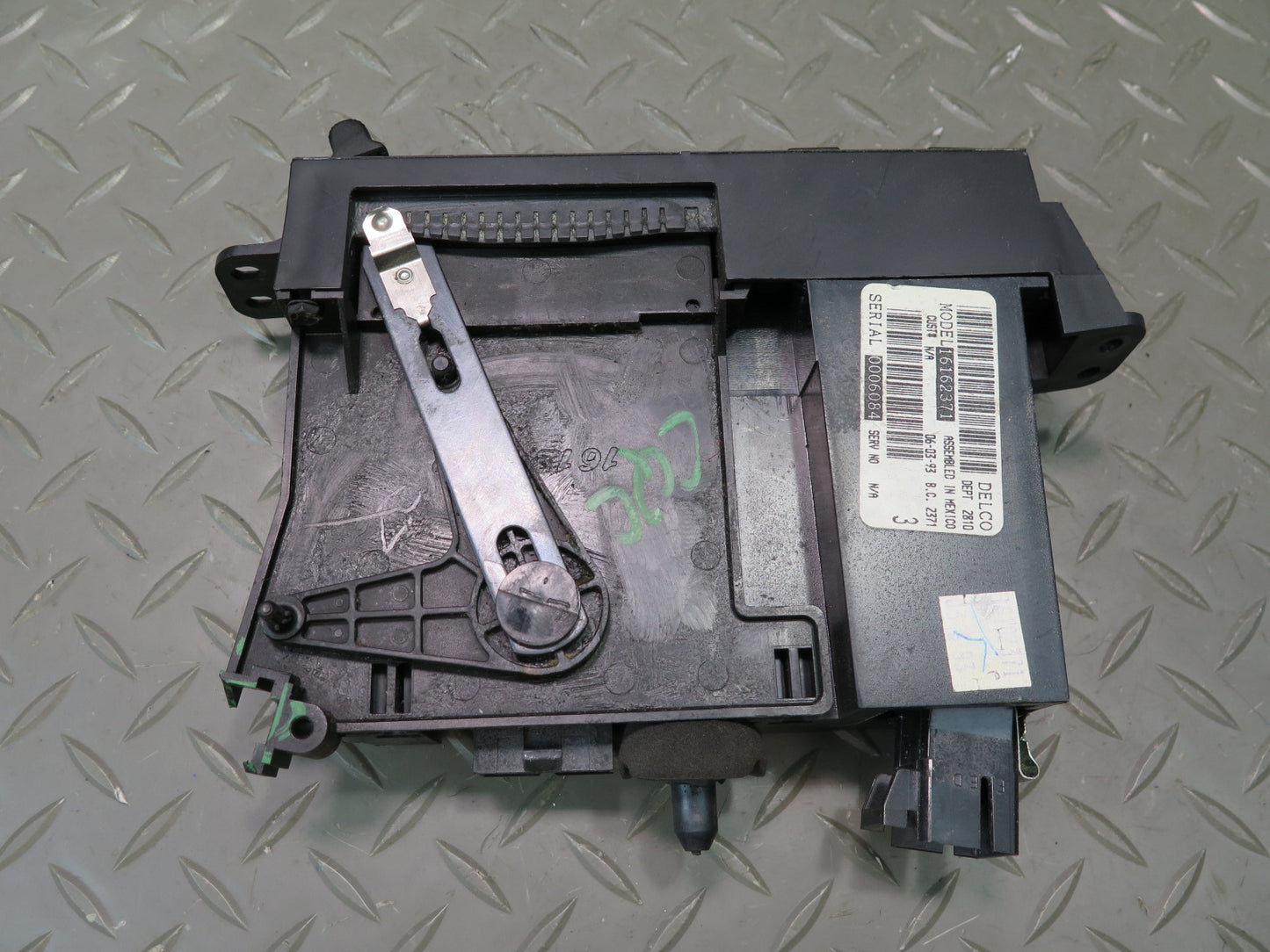 92-93 Chevrolet Corvette C4 A/C Heater Climate Control Switch Panel 16162371 OEM