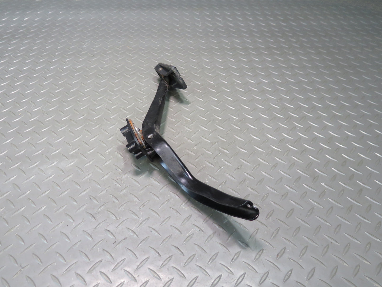 90-96 Chevrolet Corvette C4 Gas Acceleration Pedal & Brake Pedal Pad Set OEM