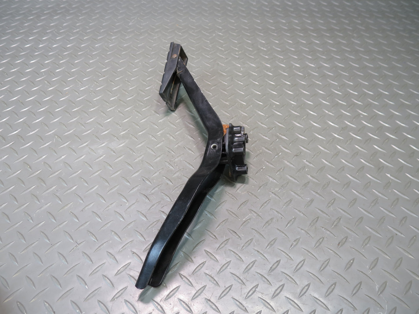 90-96 Chevrolet Corvette C4 Gas Acceleration Pedal & Brake Pedal Pad Set OEM