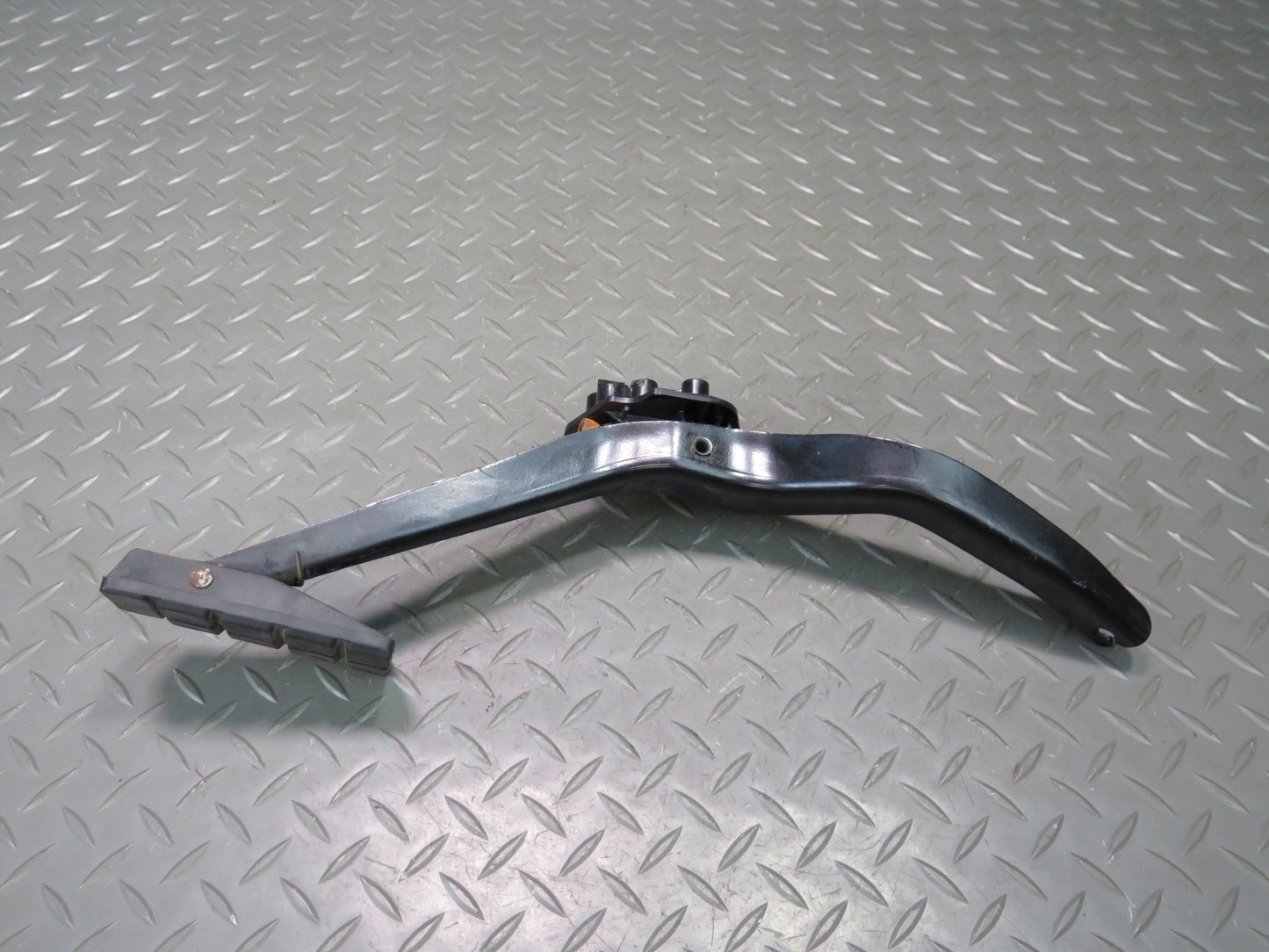 90-96 Chevrolet Corvette C4 Gas Acceleration Pedal & Brake Pedal Pad Set OEM