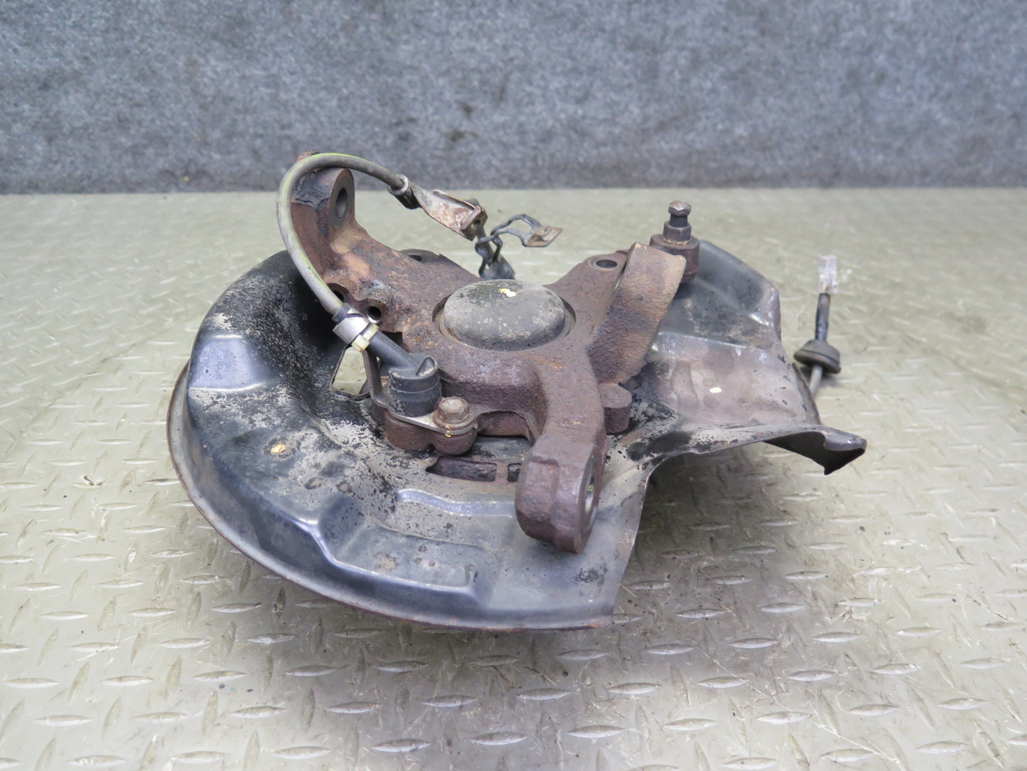 89-92 Toyota Supra MA70L Front Right Spindle Knuckle Wheel Hub Bearing w ABS OEM