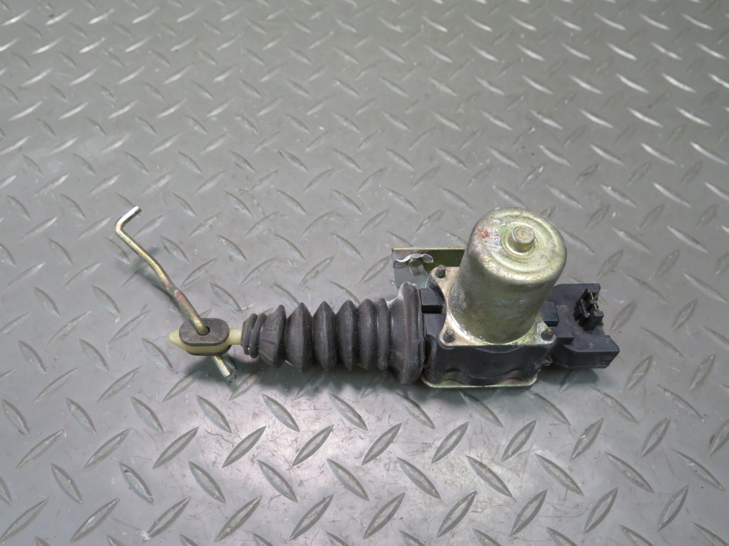 84-93 Chevrolet Corvette C4 Right Door Lock Latch Actuator Motor OEM
