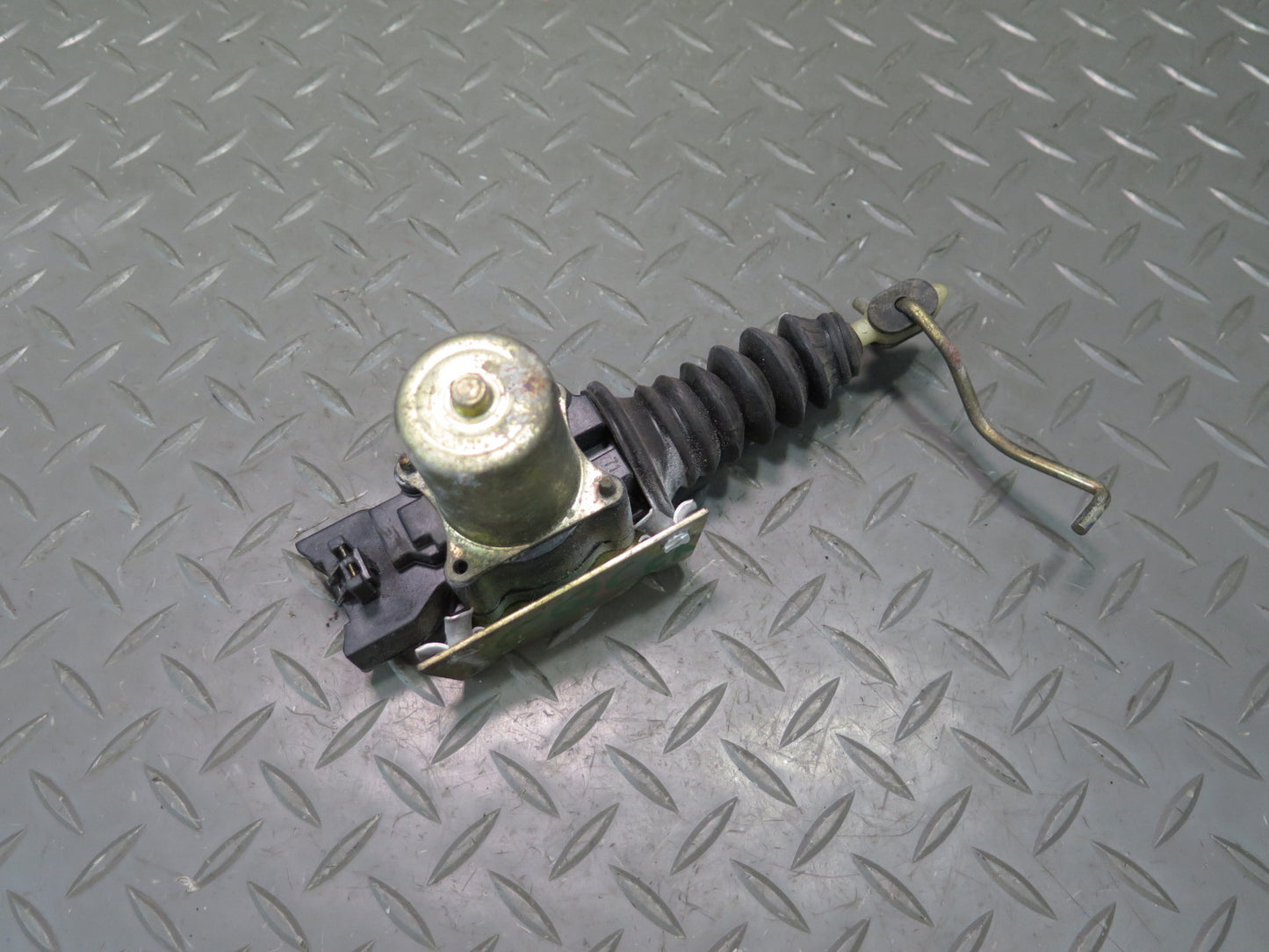 84-93 Chevrolet Corvette C4 Right Door Lock Latch Actuator Motor OEM