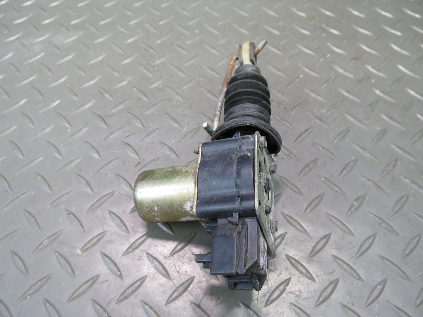 84-93 Chevrolet Corvette C4 Left Door Lock Latch Actuator Motor OEM