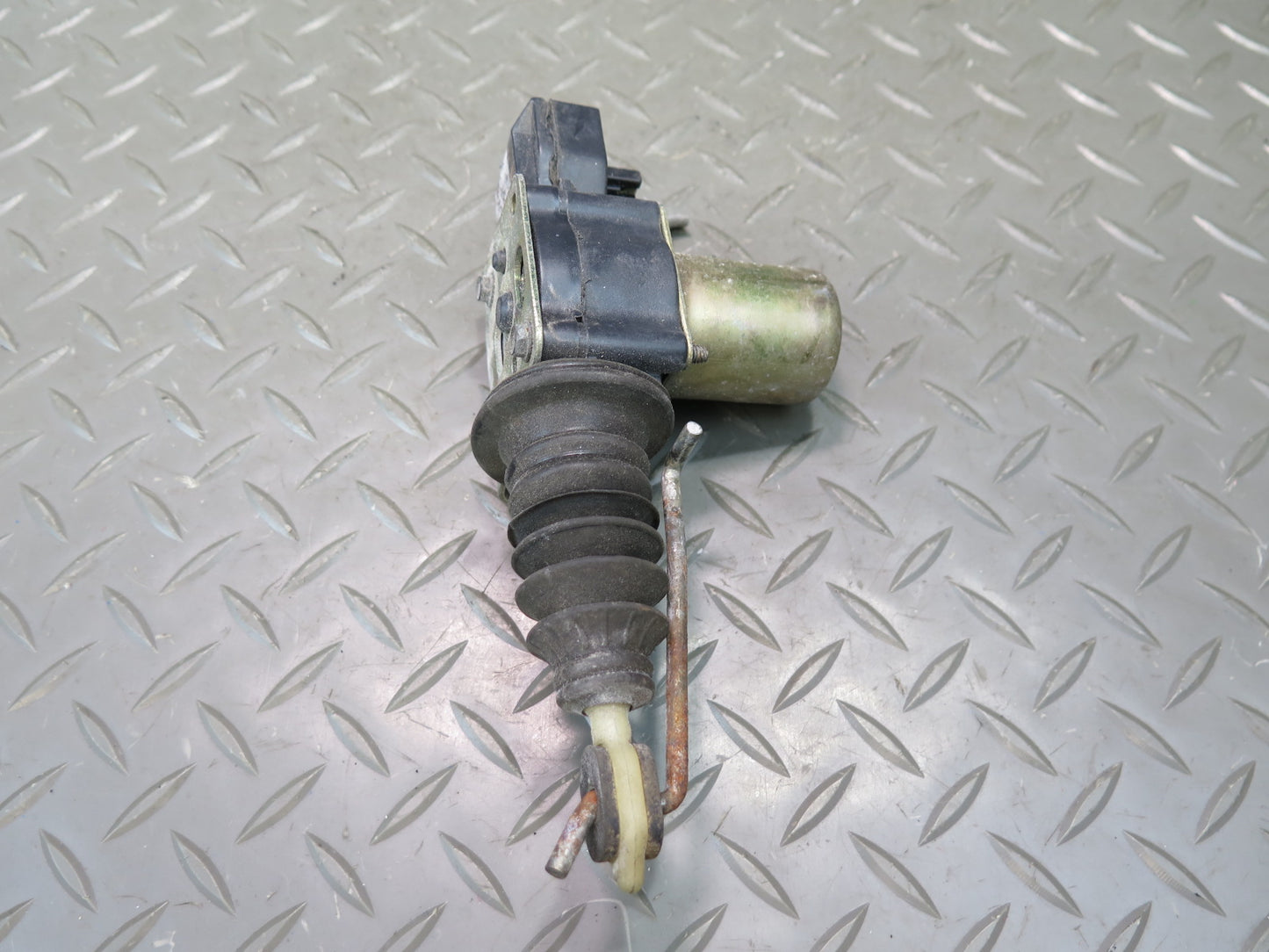 84-93 Chevrolet Corvette C4 Left Door Lock Latch Actuator Motor OEM