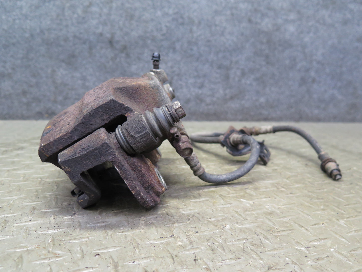 86-90 Toyota Supra MA70L Set of 2 Front Left & Right Brake Caliper 59K Miles OEM