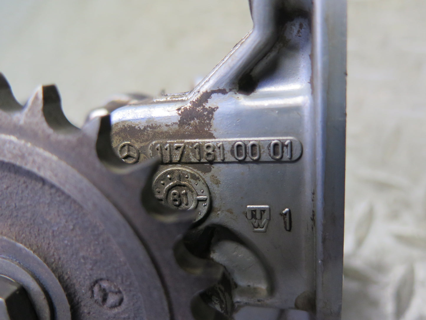 81-85 Mercedes R107 380SL M116.962 Engine Oil Pump OEM