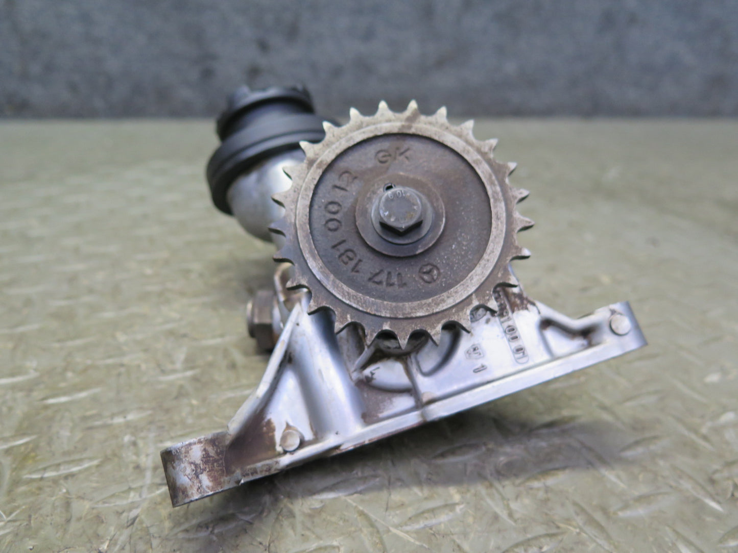 81-85 Mercedes R107 380SL M116.962 Engine Oil Pump OEM