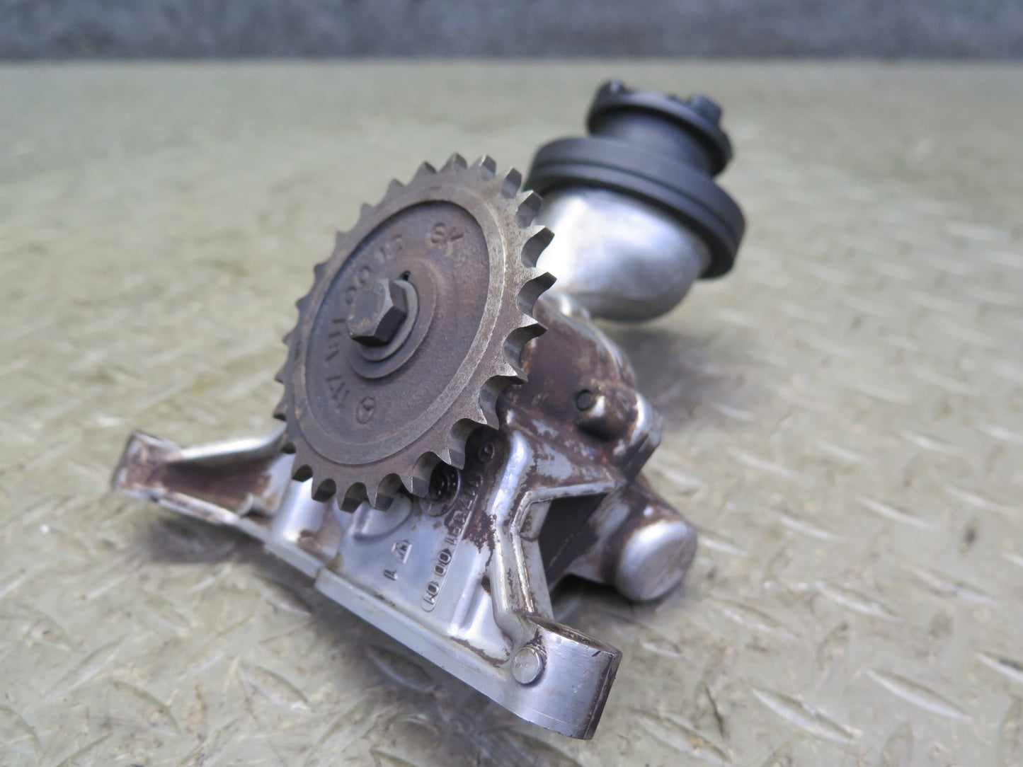 81-85 Mercedes R107 380SL M116.962 Engine Oil Pump OEM