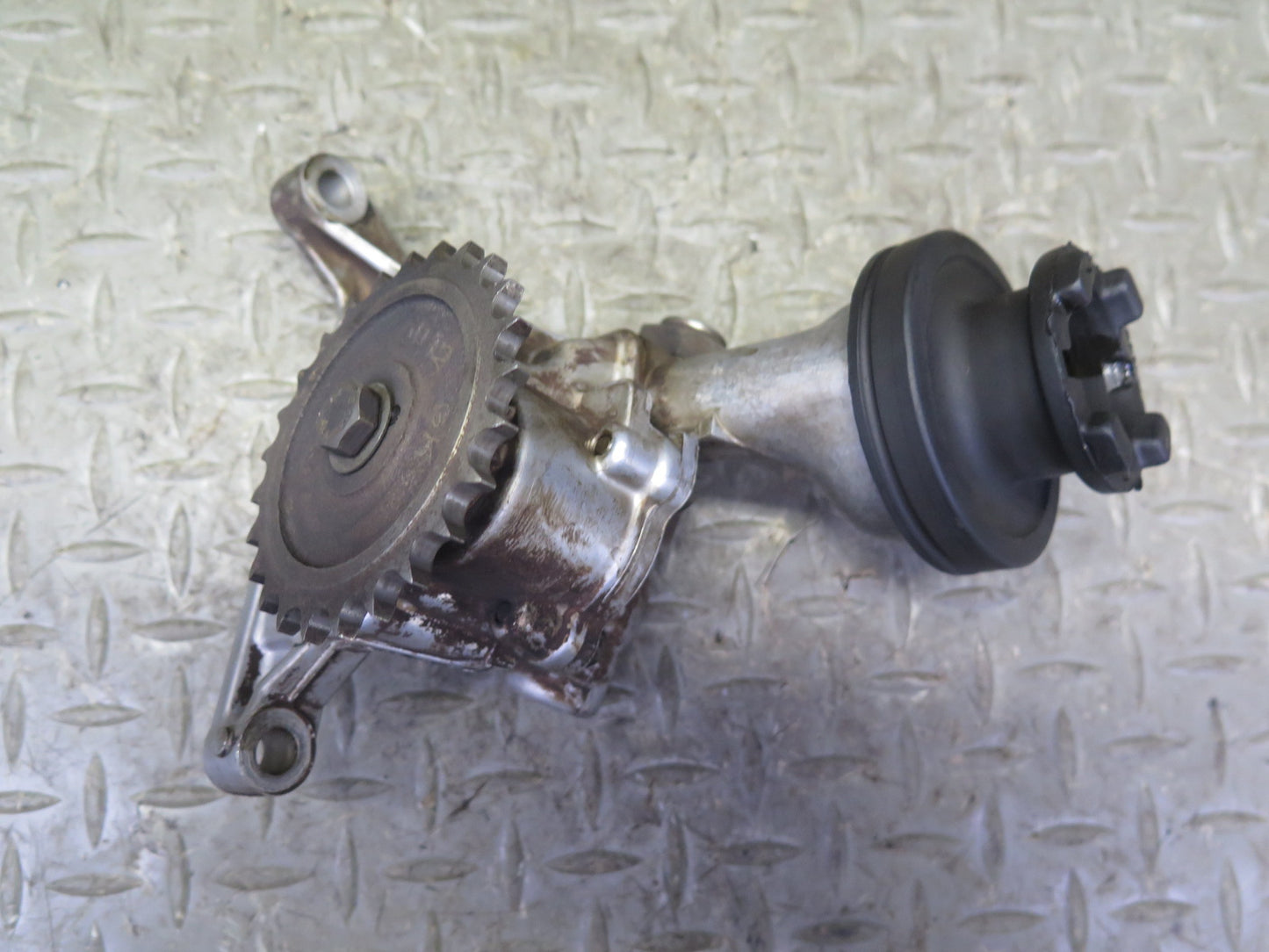 81-85 Mercedes R107 380SL M116.962 Engine Oil Pump OEM