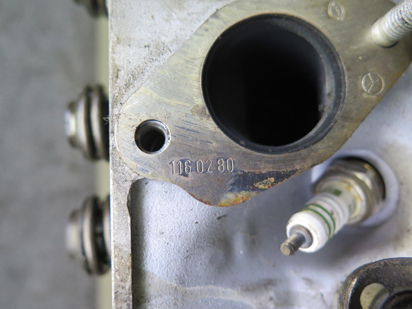 81-85 Mercedes R107 380SL M116 116.962 Engine Right Cylinder Head OEM