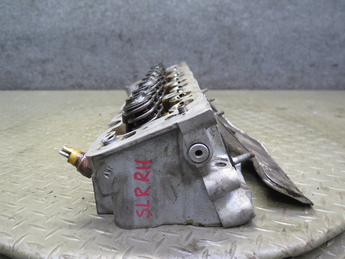 81-85 Mercedes R107 380SL M116 116.962 Engine Right Cylinder Head OEM