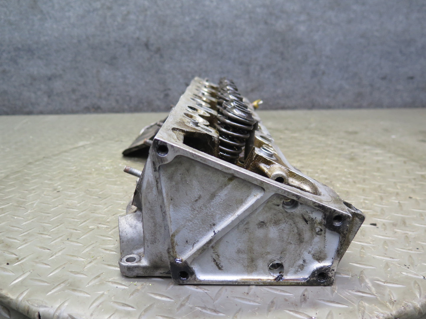 81-85 Mercedes R107 380SL M116 116.962 Engine Right Cylinder Head OEM