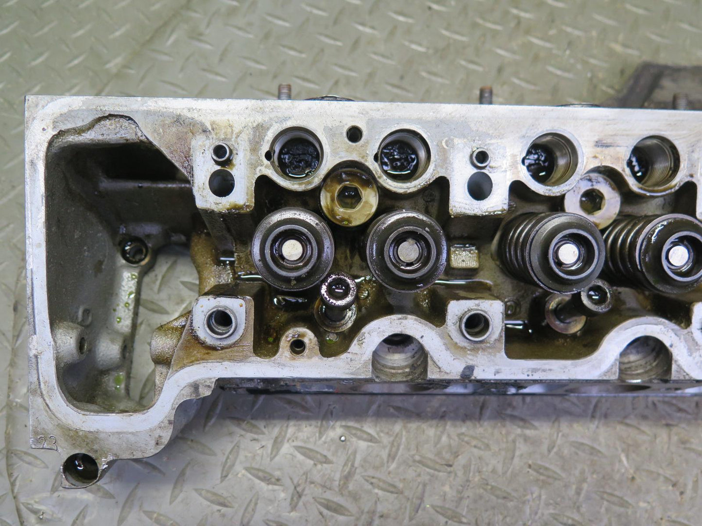 81-85 Mercedes R107 380SL M116 116.962 Engine Right Cylinder Head OEM