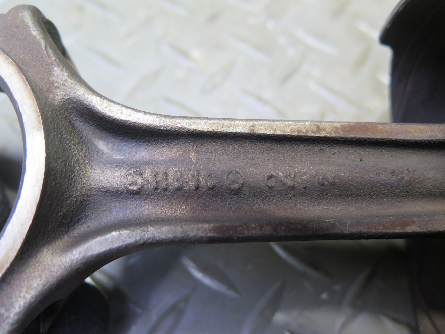 81-85 Mercedes R107 380SL M116 116.962 Set of 8 Piston Connecting Rod OEM