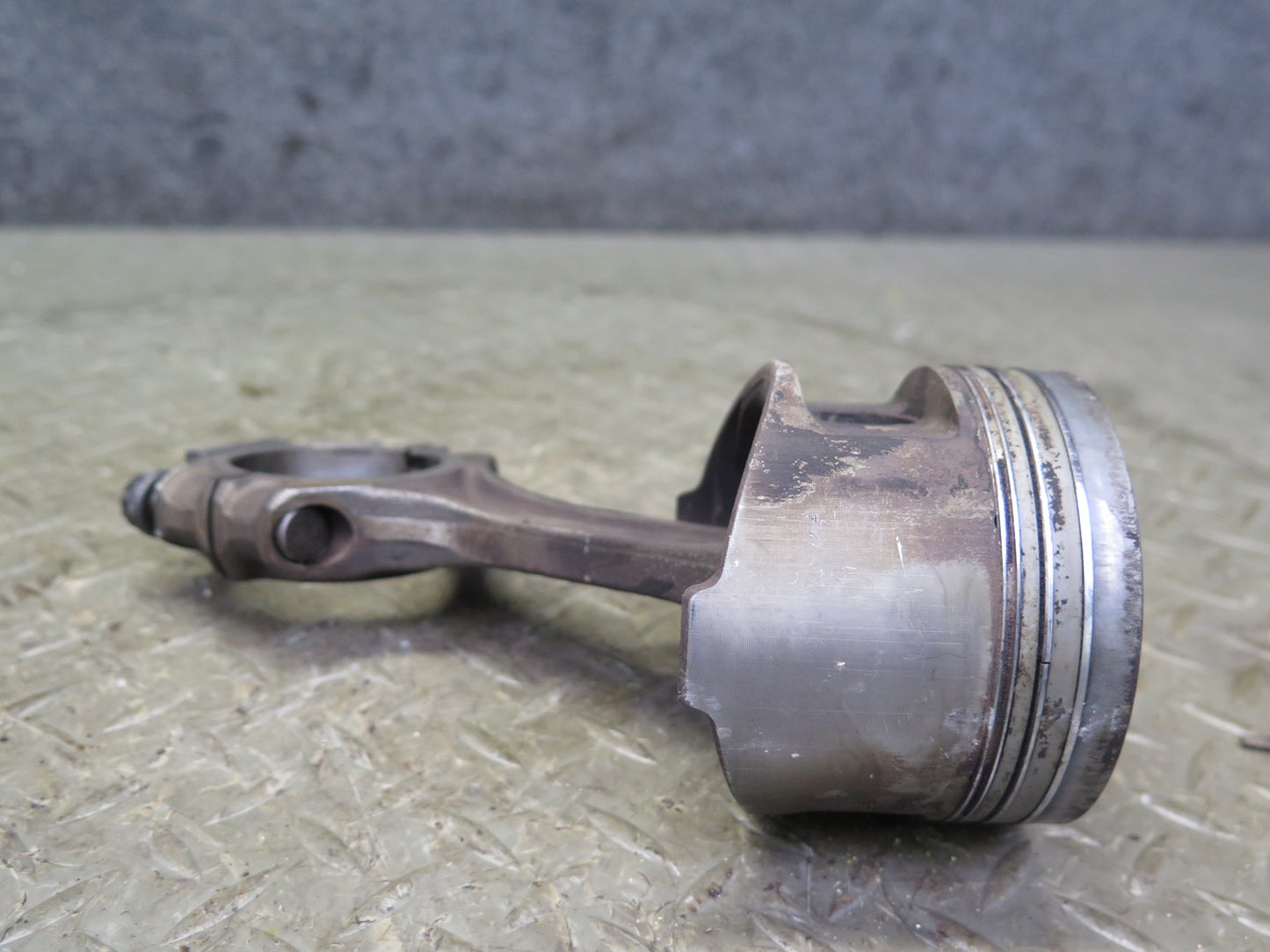 81-85 Mercedes R107 380SL M116 116.962 Set of 8 Piston Connecting Rod OEM