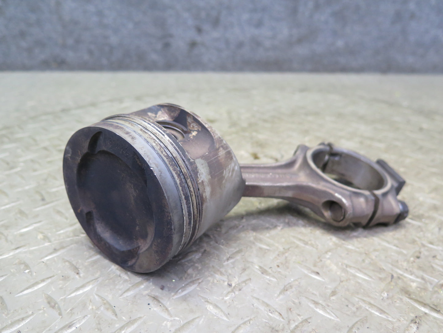 81-85 Mercedes R107 380SL M116 116.962 Set of 8 Piston Connecting Rod OEM