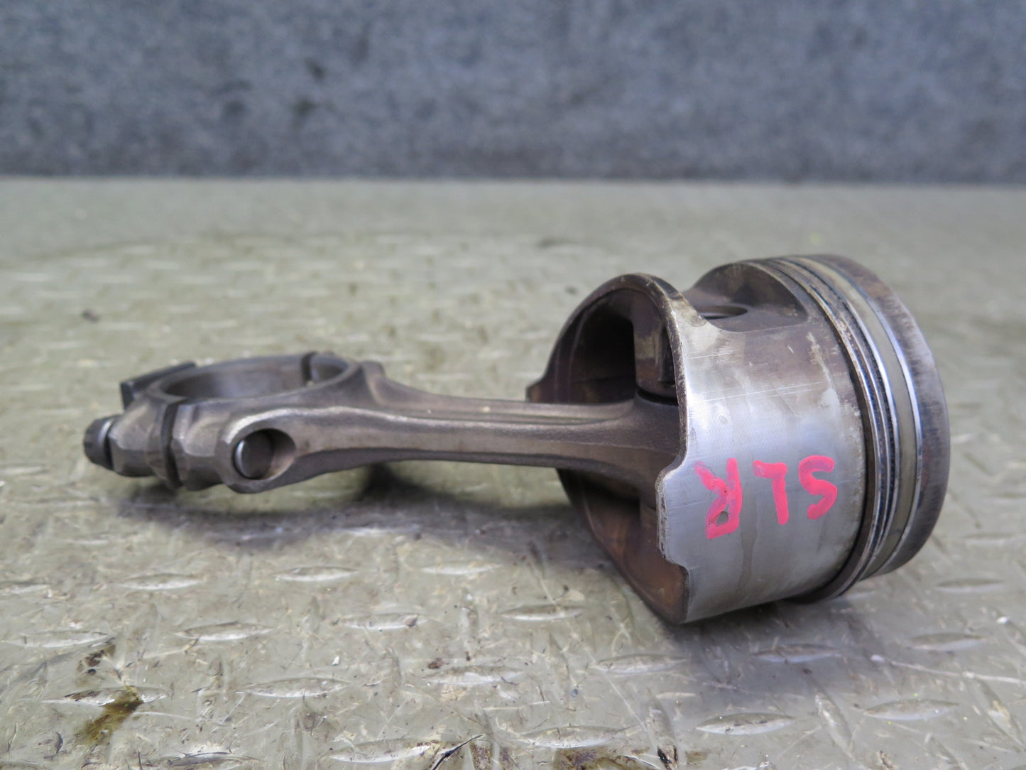 81-85 Mercedes R107 380SL M116 116.962 Set of 8 Piston Connecting Rod OEM