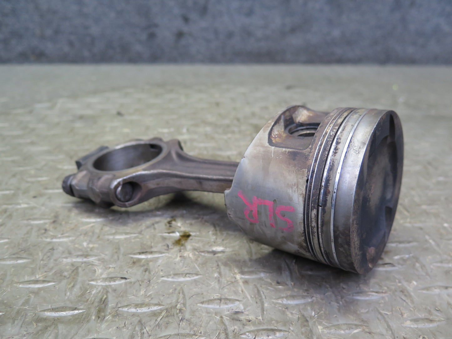 81-85 Mercedes R107 380SL M116 116.962 Set of 8 Piston Connecting Rod OEM