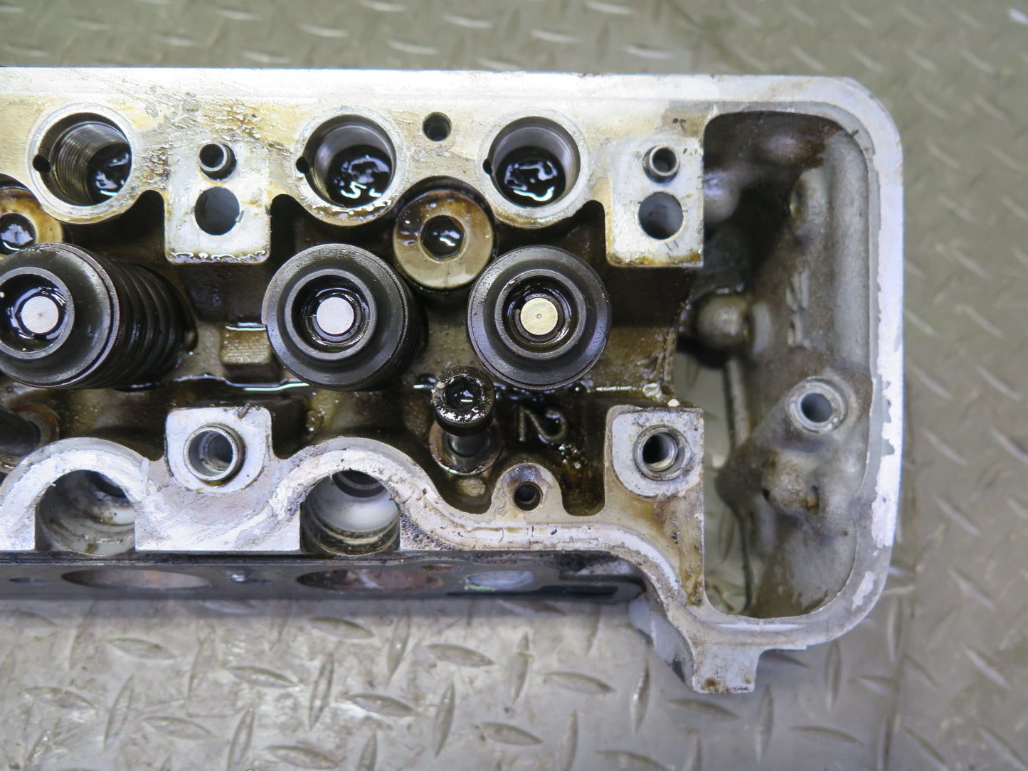 81-85 Mercedes R107 380SL M116 116.962 Engine Left Cylinder Head OEM